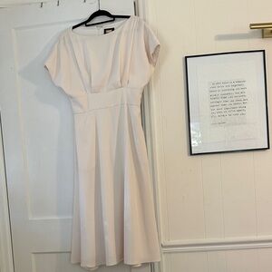 Alexia Admor Elegant Cream Midi Dress